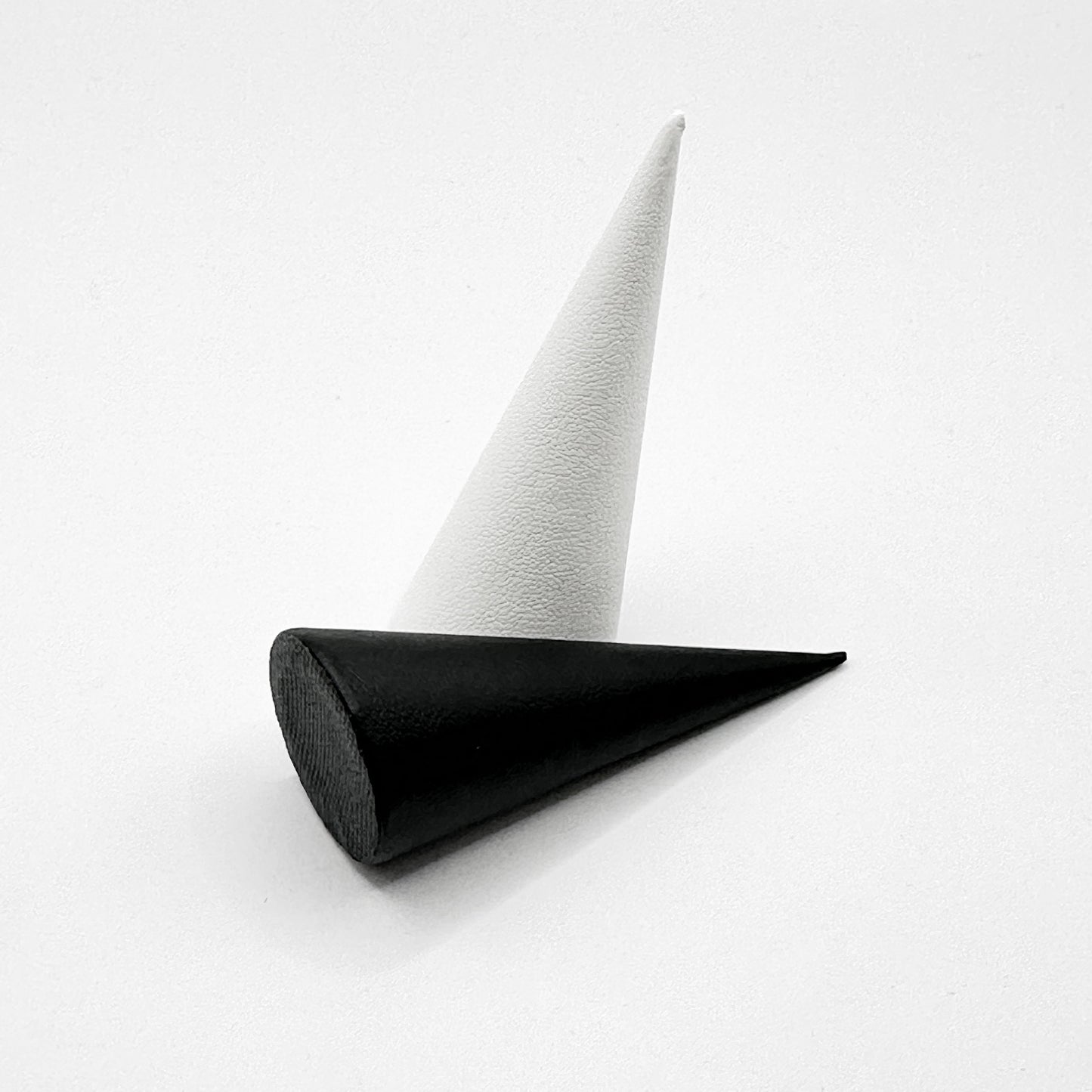 Ring Cone Display Stand | Black / White