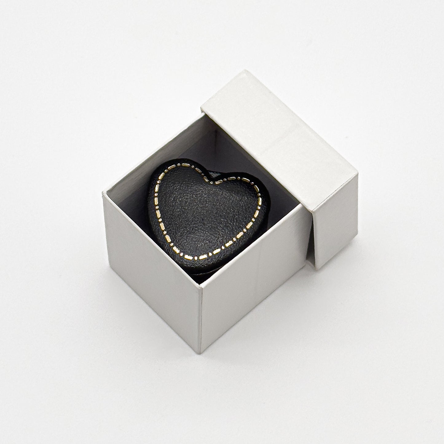 Venice | Classic Heart-Shaped Ring Case with Gold Clasp (Pack of 6)